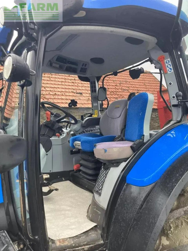 New Holland t6.155 electro command - Tractor: foto 4 New Holland t6.155 electro command - Tractor: foto 4