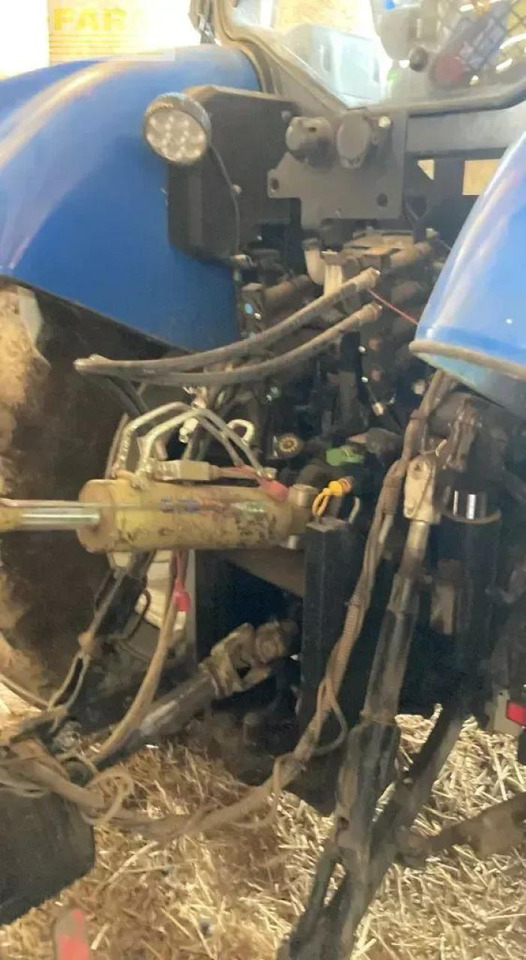 New Holland t6.175 - Tractor: foto 4 New Holland t6.175 - Tractor: foto 4