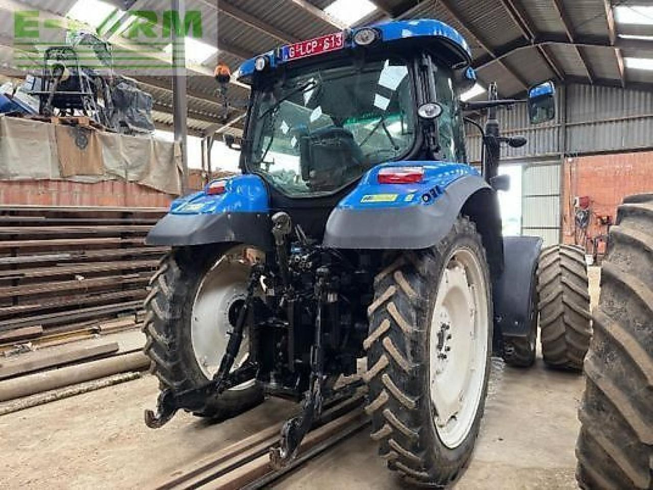 New Holland t6030 - Tractor: foto 4 New Holland t6030 - Tractor: foto 4