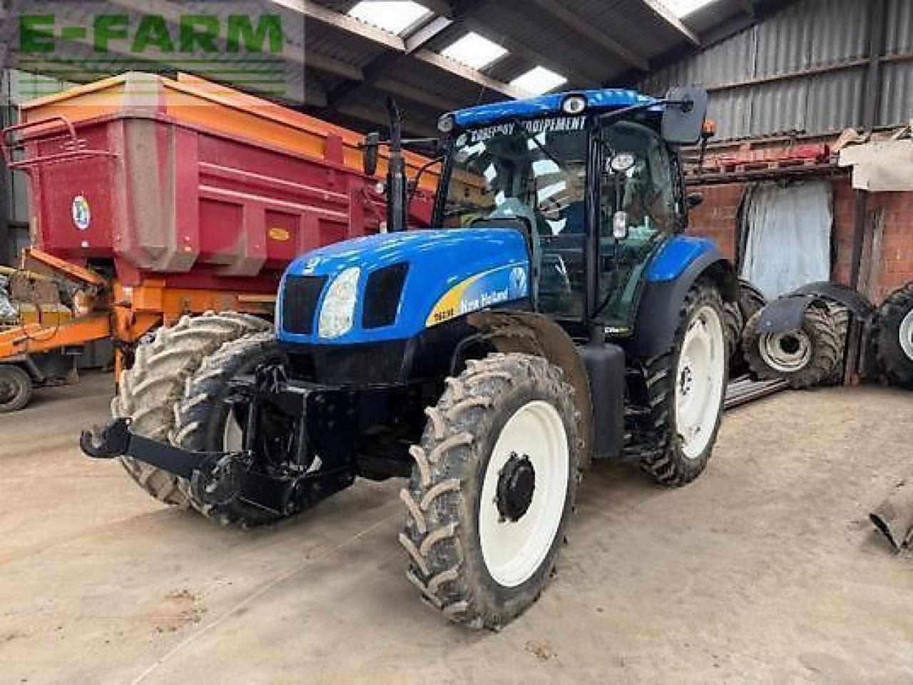 New Holland t6030 - Tractor: foto 1 New Holland t6030 - Tractor: foto 1