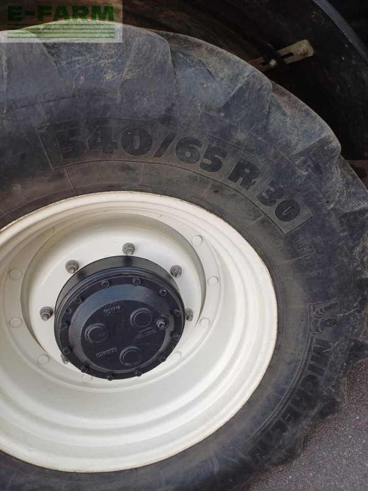 Tractor New Holland t6090 range & power command: foto 11 Tractor New Holland t6090 range & power command: foto 11