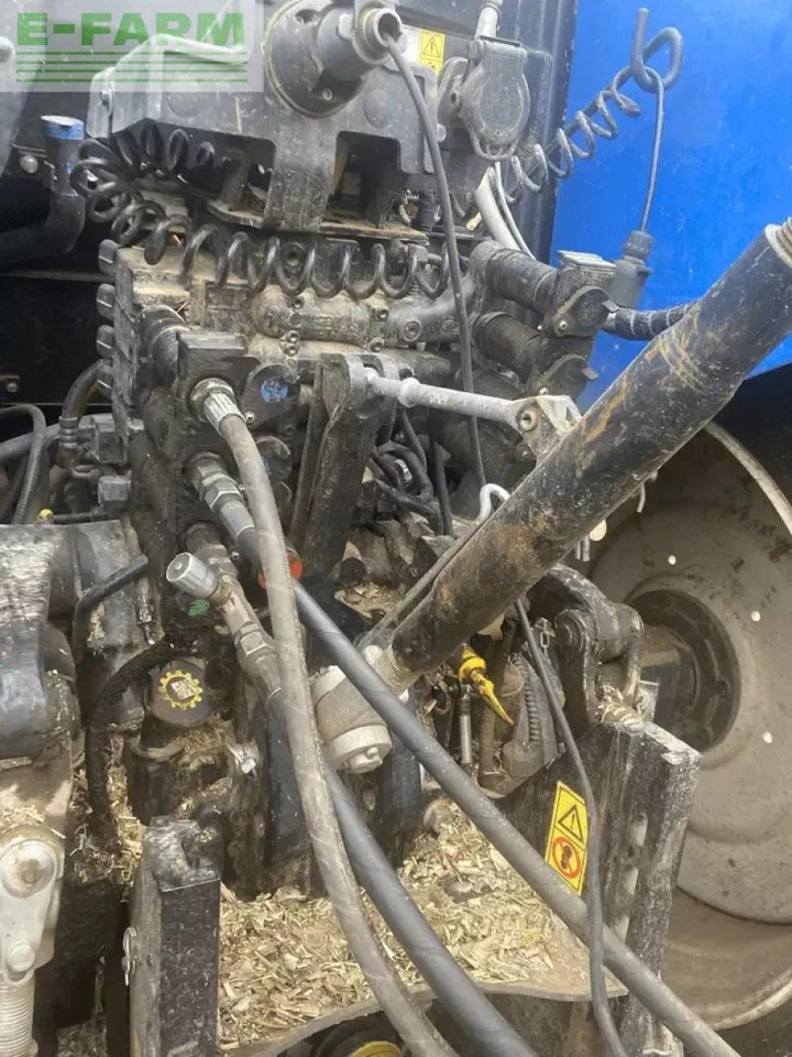 New Holland t7.210 ac s5 - Tractor: foto 3 New Holland t7.210 ac s5 - Tractor: foto 3