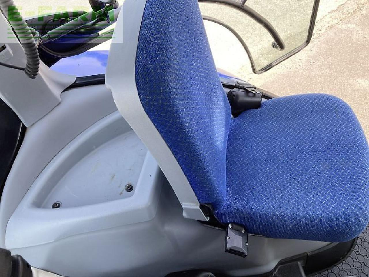 Tractor New Holland t7 210 autocommand: foto 14
