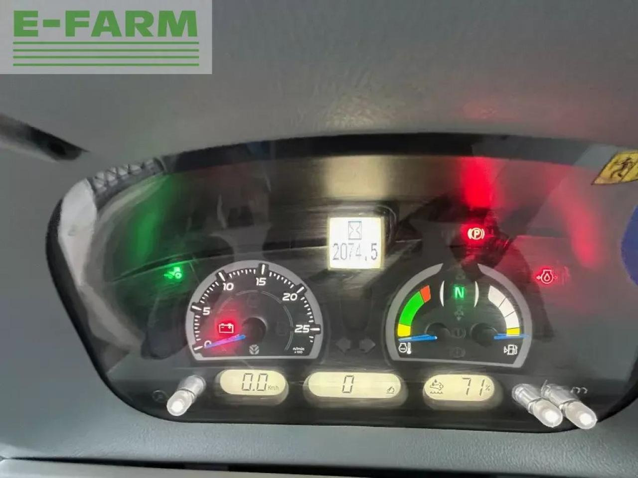 New Holland t7.210 classic - Tractor: foto 3 New Holland t7.210 classic - Tractor: foto 3