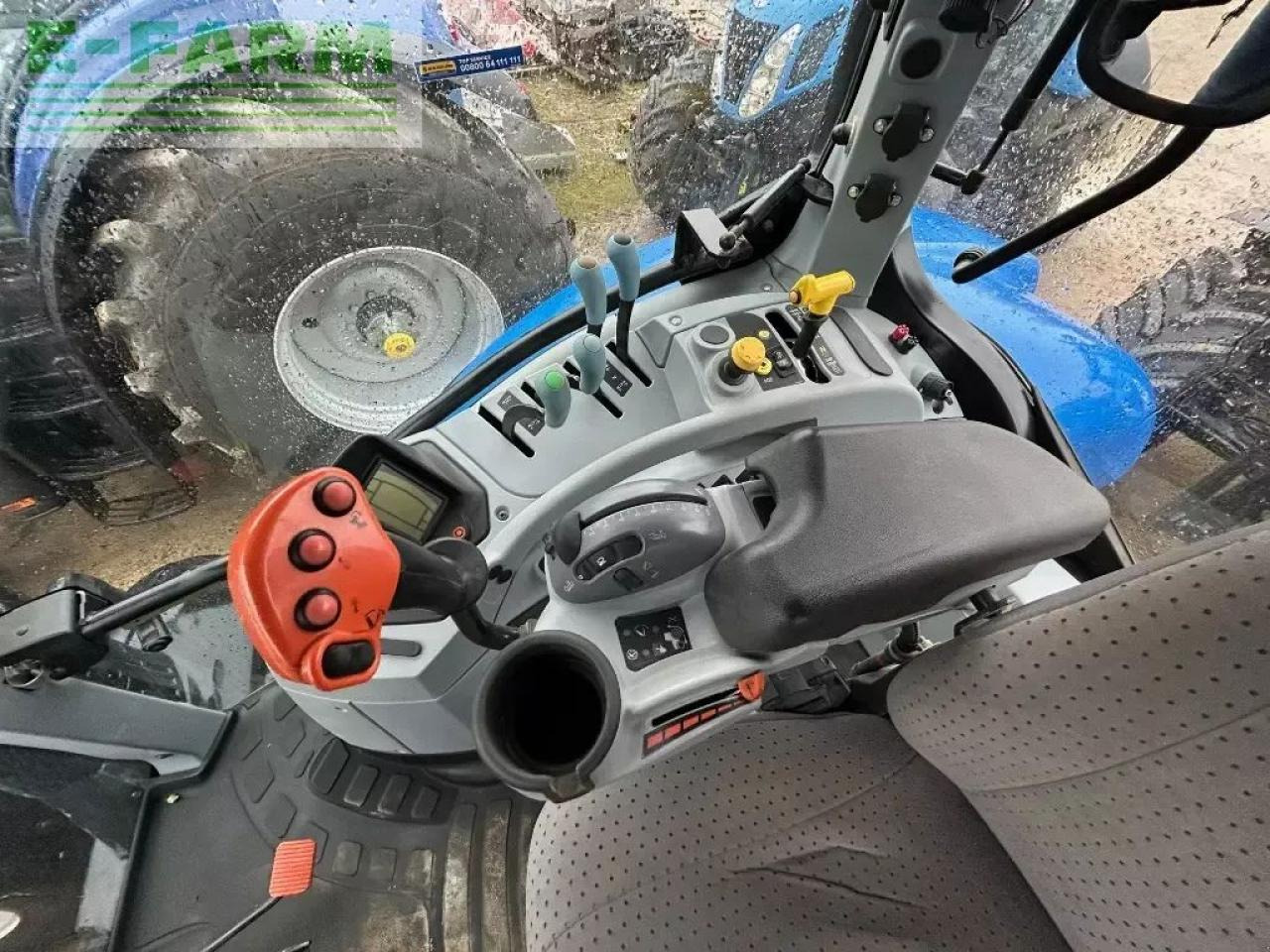 New Holland t7.210 classic - Tractor: foto 4 New Holland t7.210 classic - Tractor: foto 4