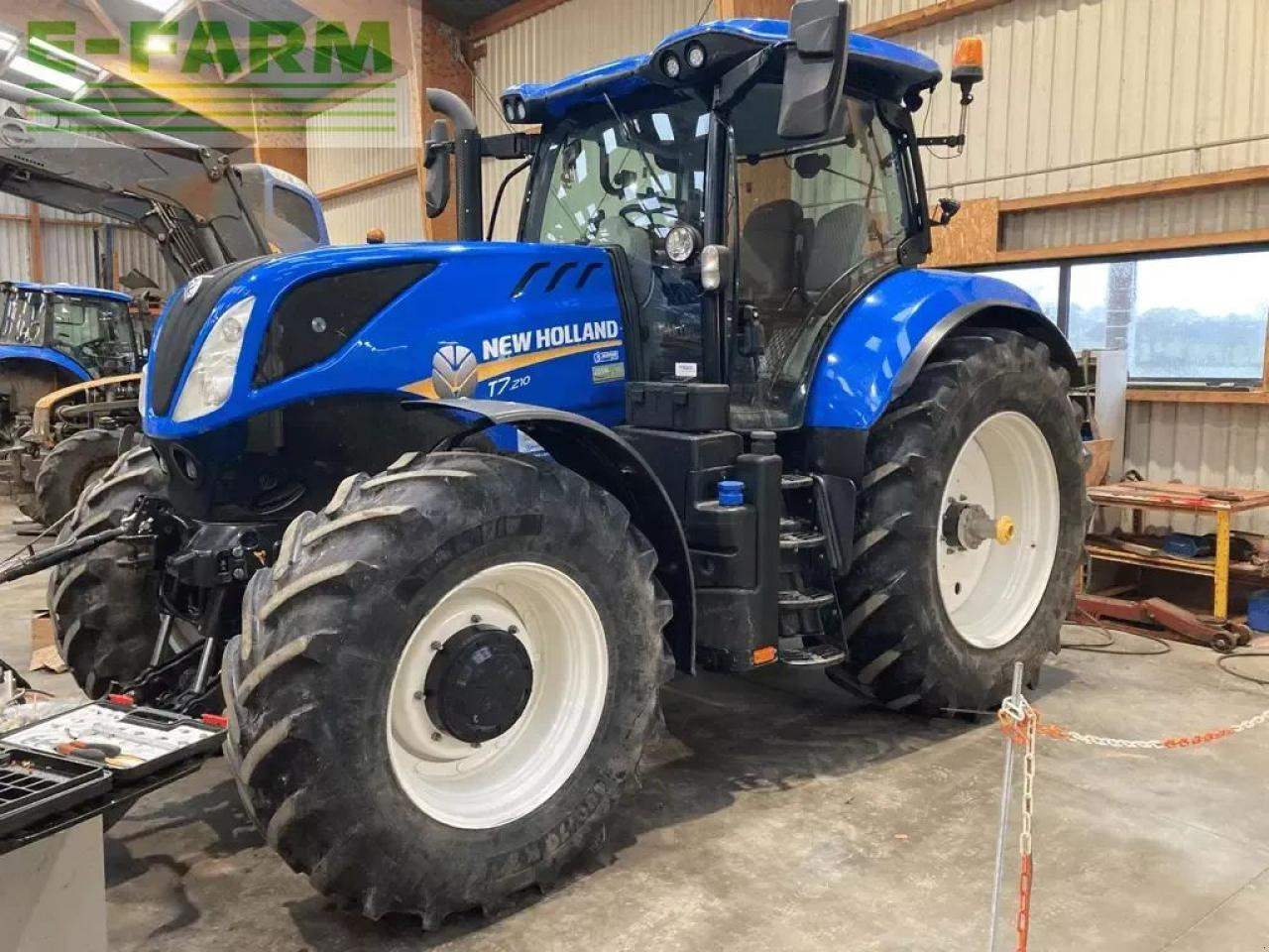 New Holland t7.210 pc swii stage v - Tractor: foto 1 New Holland t7.210 pc swii stage v - Tractor: foto 1