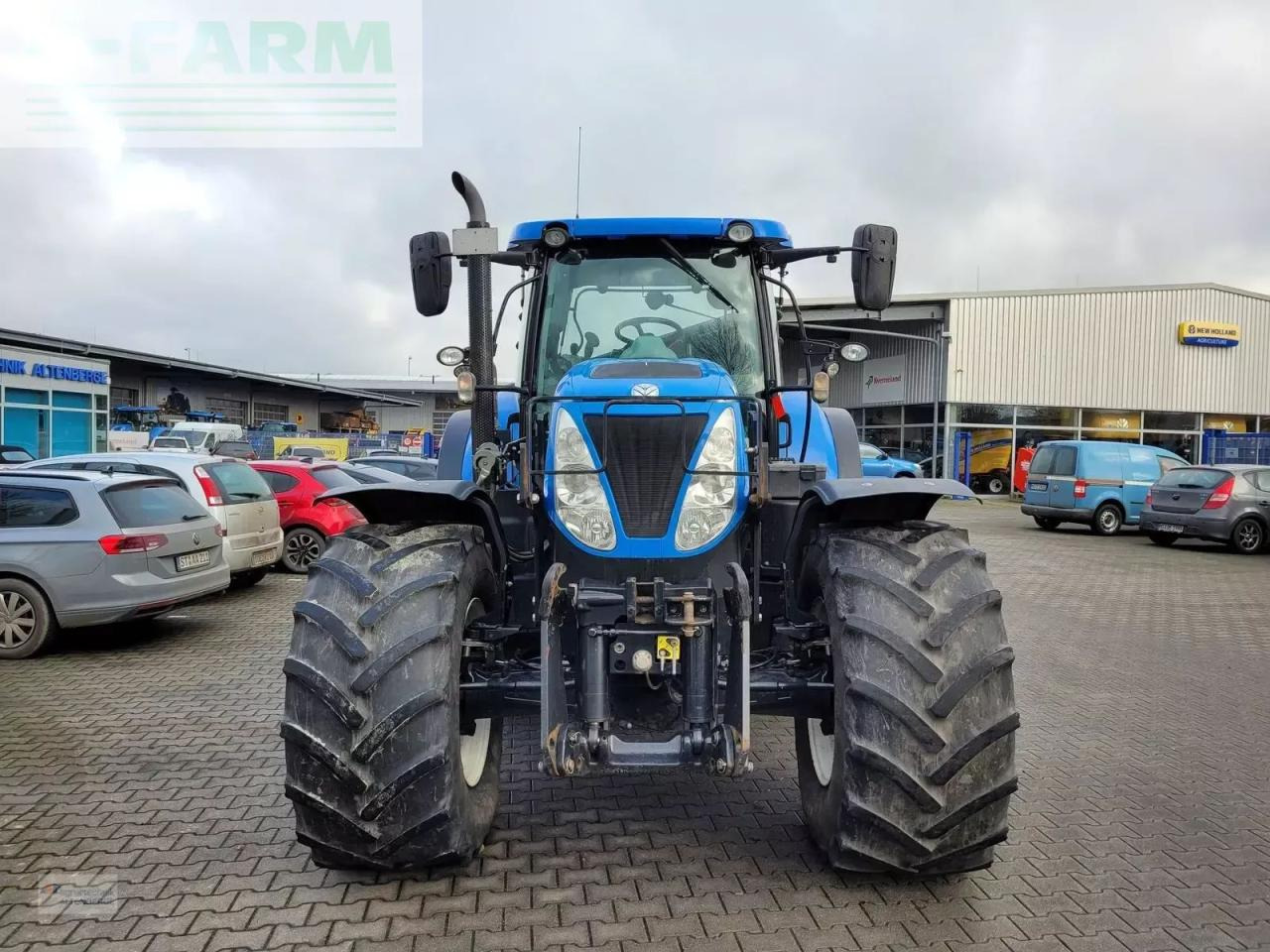 New Holland t7.220 ac - Tractor: foto 2 New Holland t7.220 ac - Tractor: foto 2