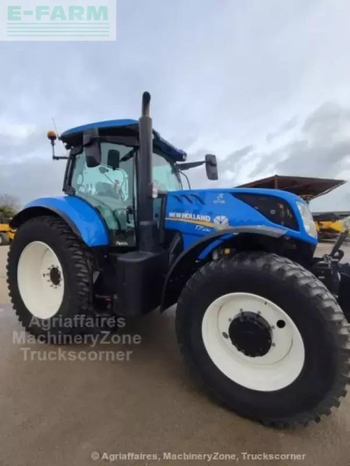 New Holland t7 230 - Tractor: foto 1 New Holland t7 230 - Tractor: foto 1