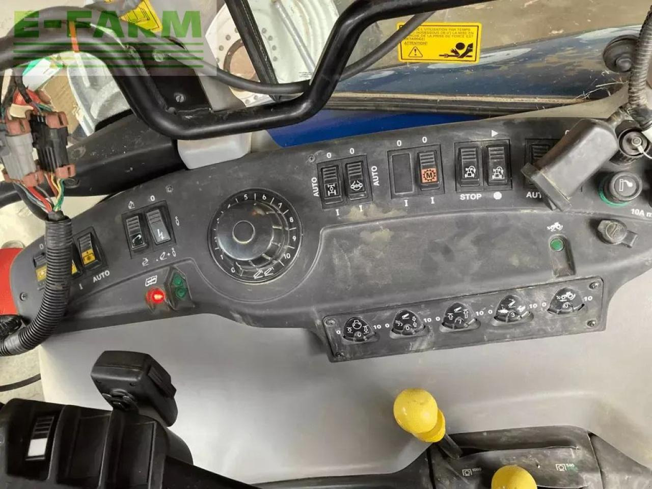 New Holland t7550 auto command - Tractor: foto 3 New Holland t7550 auto command - Tractor: foto 3