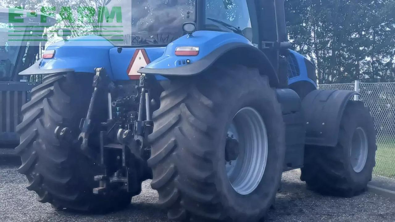 New Holland t8.330 - Tractor: foto 4 New Holland t8.330 - Tractor: foto 4