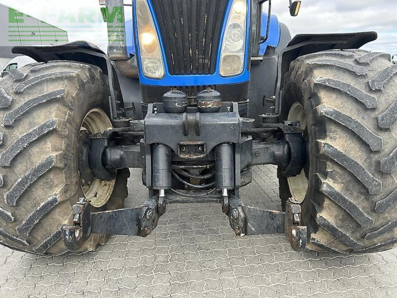 New Holland t8050 - Tractor: foto 4 New Holland t8050 - Tractor: foto 4