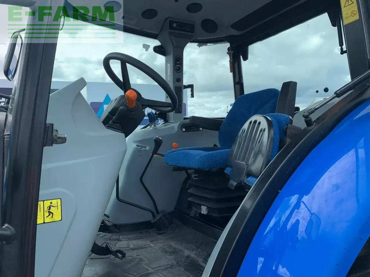 New Holland td5.105 - Tractor: foto 2 New Holland td5.105 - Tractor: foto 2