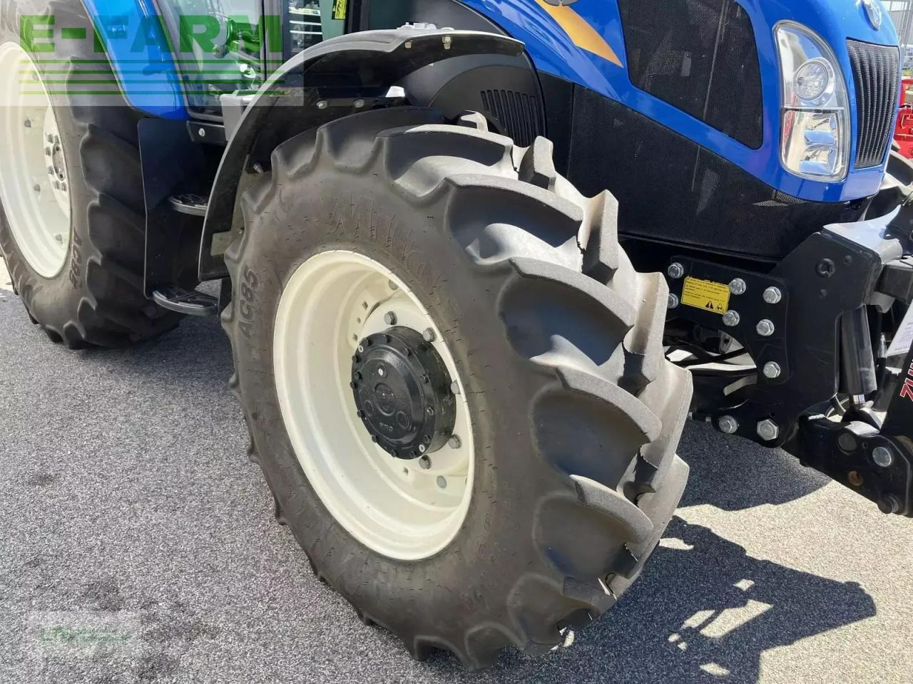 Tractor New Holland td5.85: foto 14
