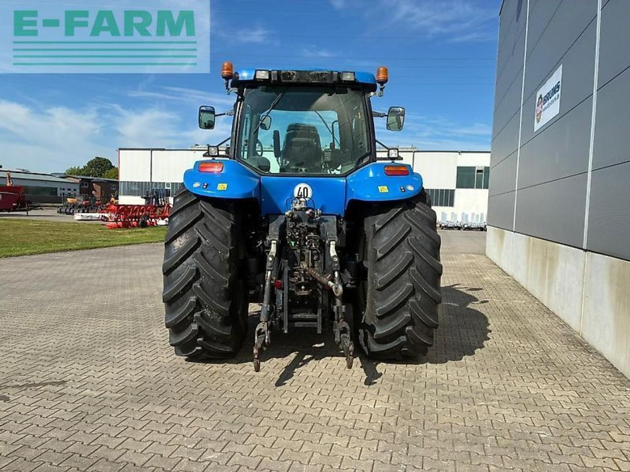 New Holland tg 255 - Tractor: foto 3 New Holland tg 255 - Tractor: foto 3