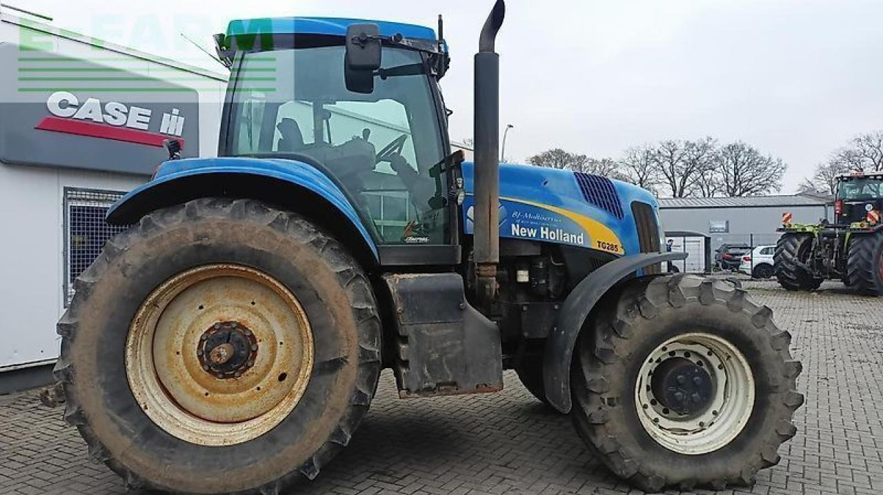 New Holland tg 285 - Tractor: foto 3 New Holland tg 285 - Tractor: foto 3