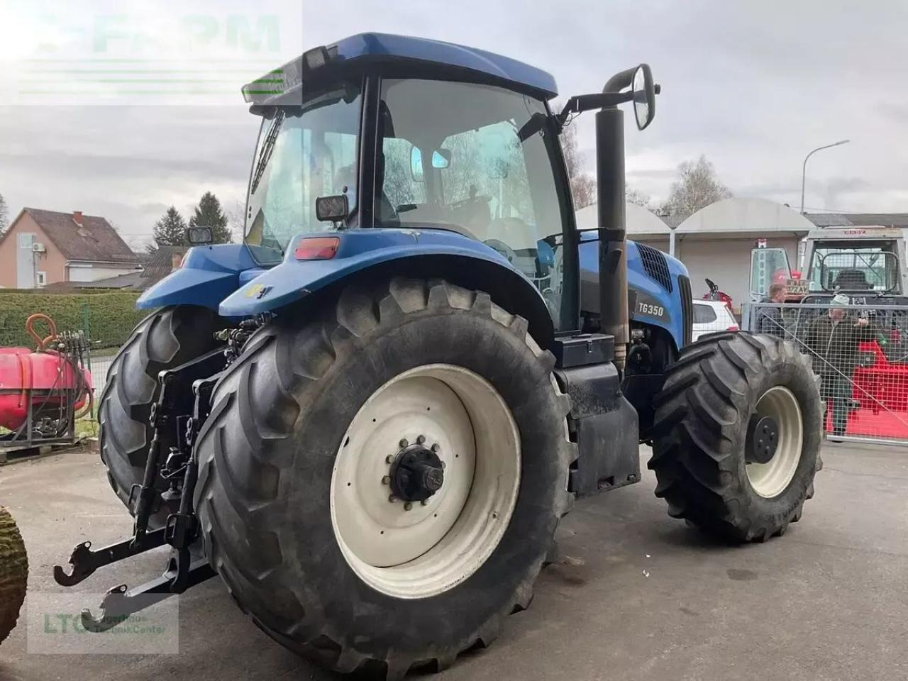 New Holland tg 285 - Tractor: foto 3 New Holland tg 285 - Tractor: foto 3