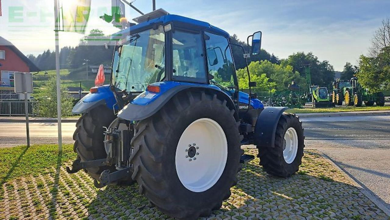 New Holland tl 80 - Tractor: foto 4 New Holland tl 80 - Tractor: foto 4