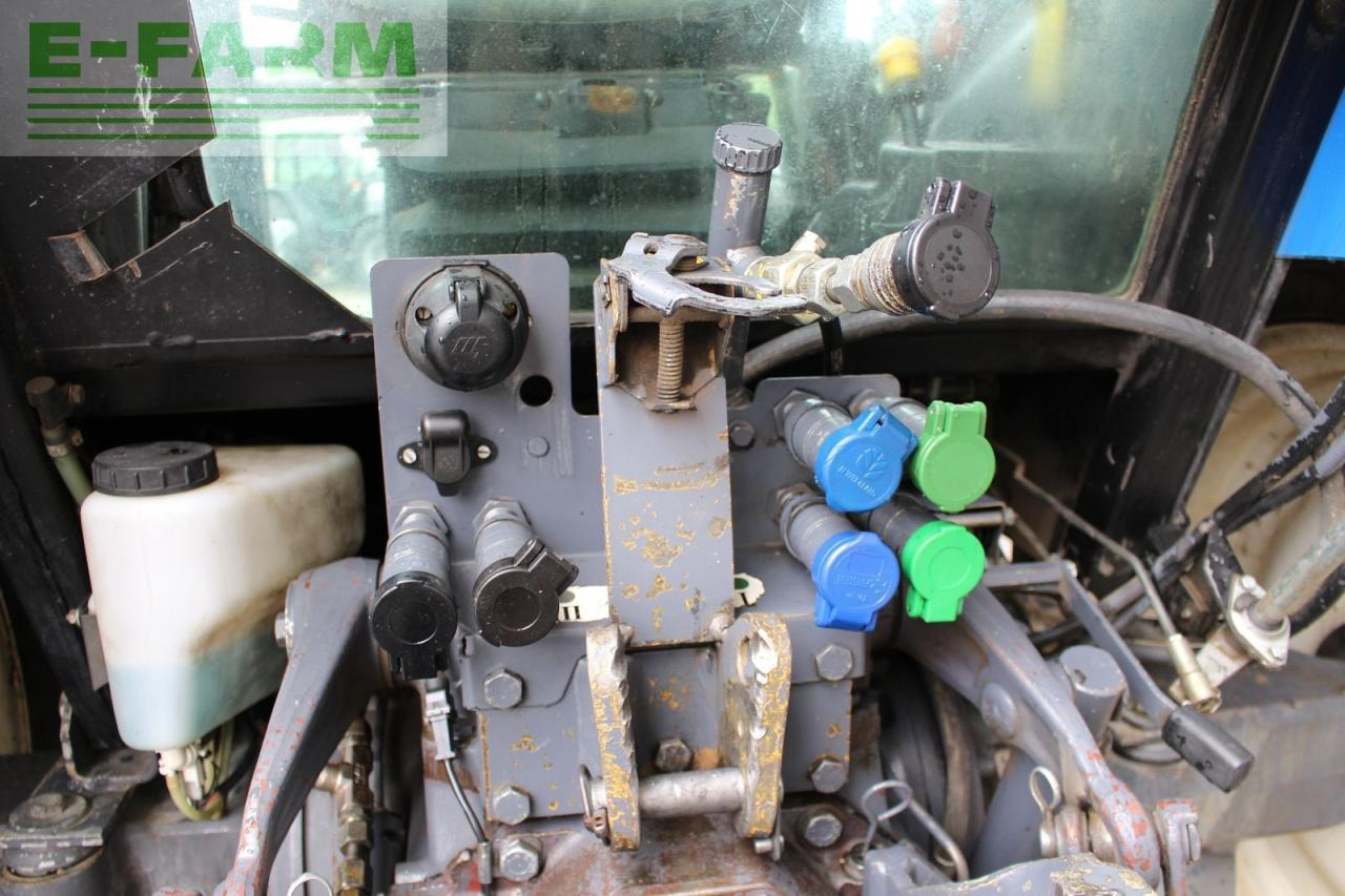 New Holland tl 80 - Tractor: foto 5 New Holland tl 80 - Tractor: foto 5