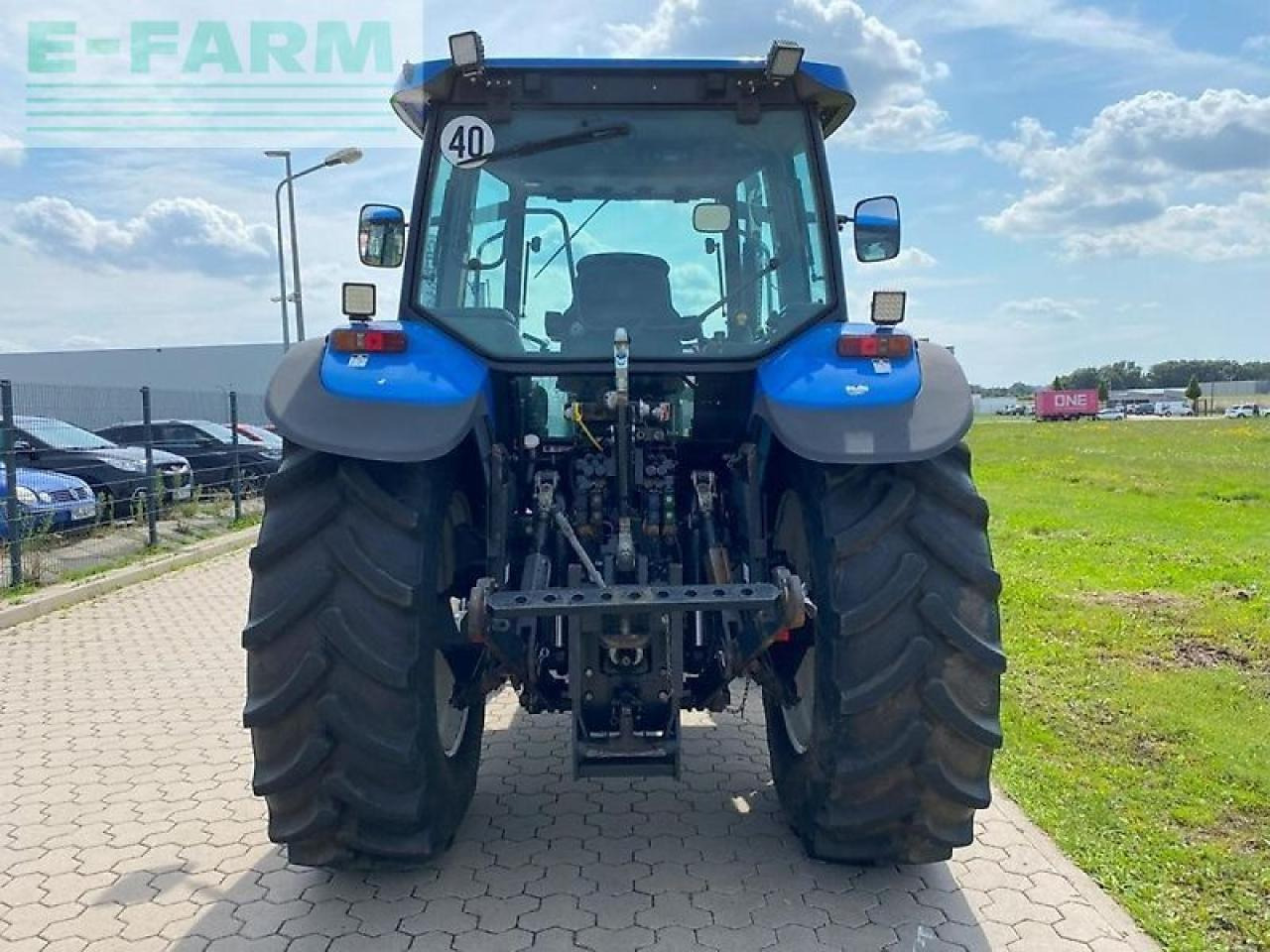 New Holland tm 155 - Tractor: foto 5 New Holland tm 155 - Tractor: foto 5