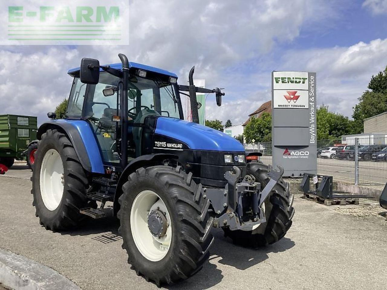 New Holland ts 115 - Tractor: foto 1 New Holland ts 115 - Tractor: foto 1