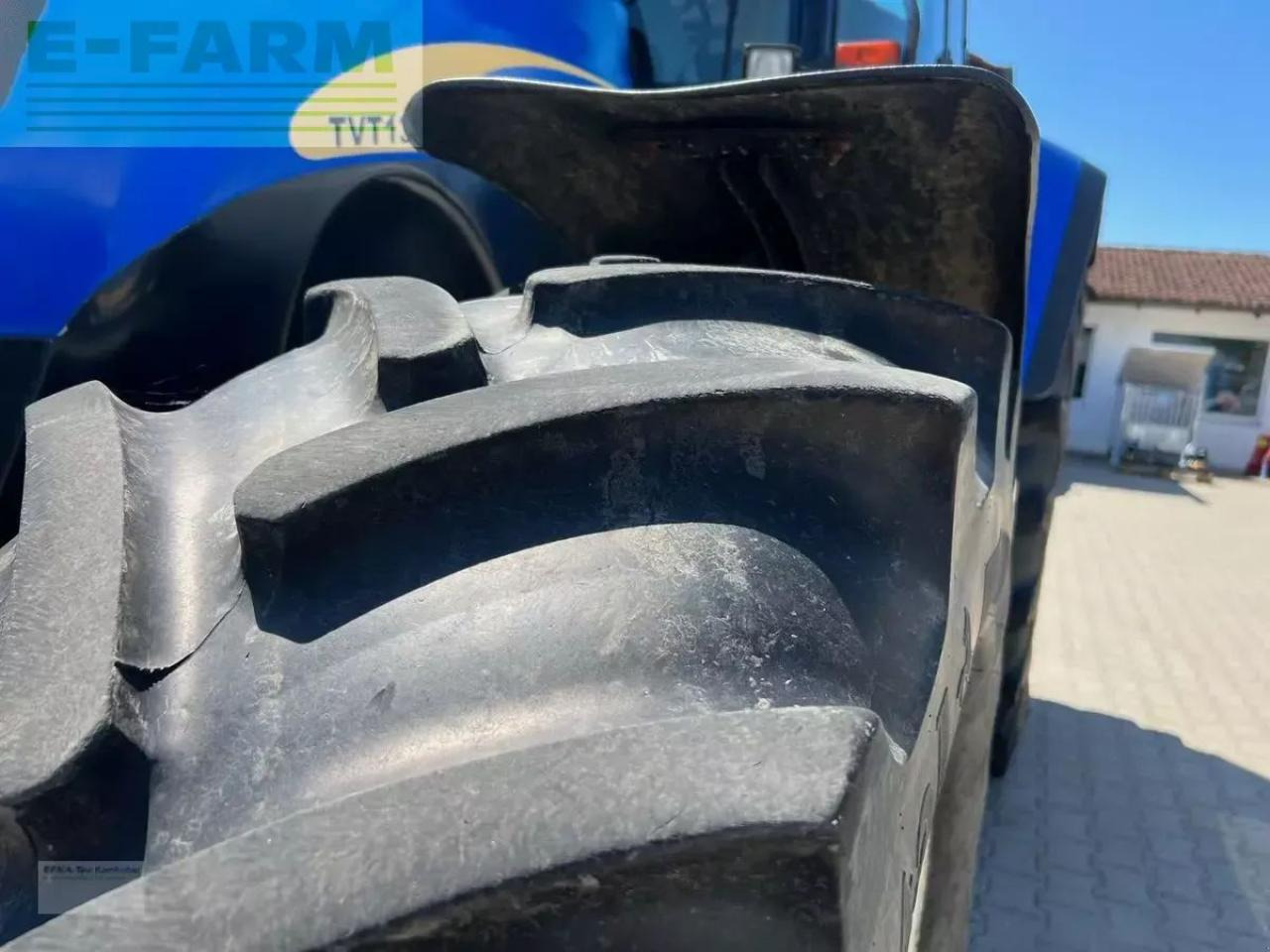 New Holland tvt 135 - Tractor: foto 2 New Holland tvt 135 - Tractor: foto 2