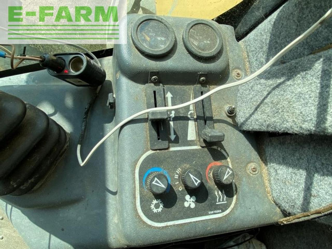 Cosechadora de granos New Holland tx68: foto 28