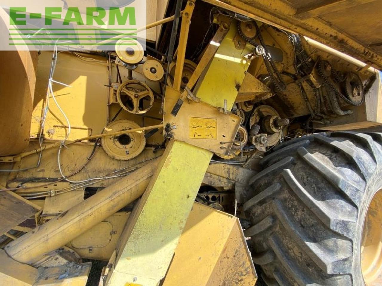 Cosechadora de granos New Holland tx68: foto 9