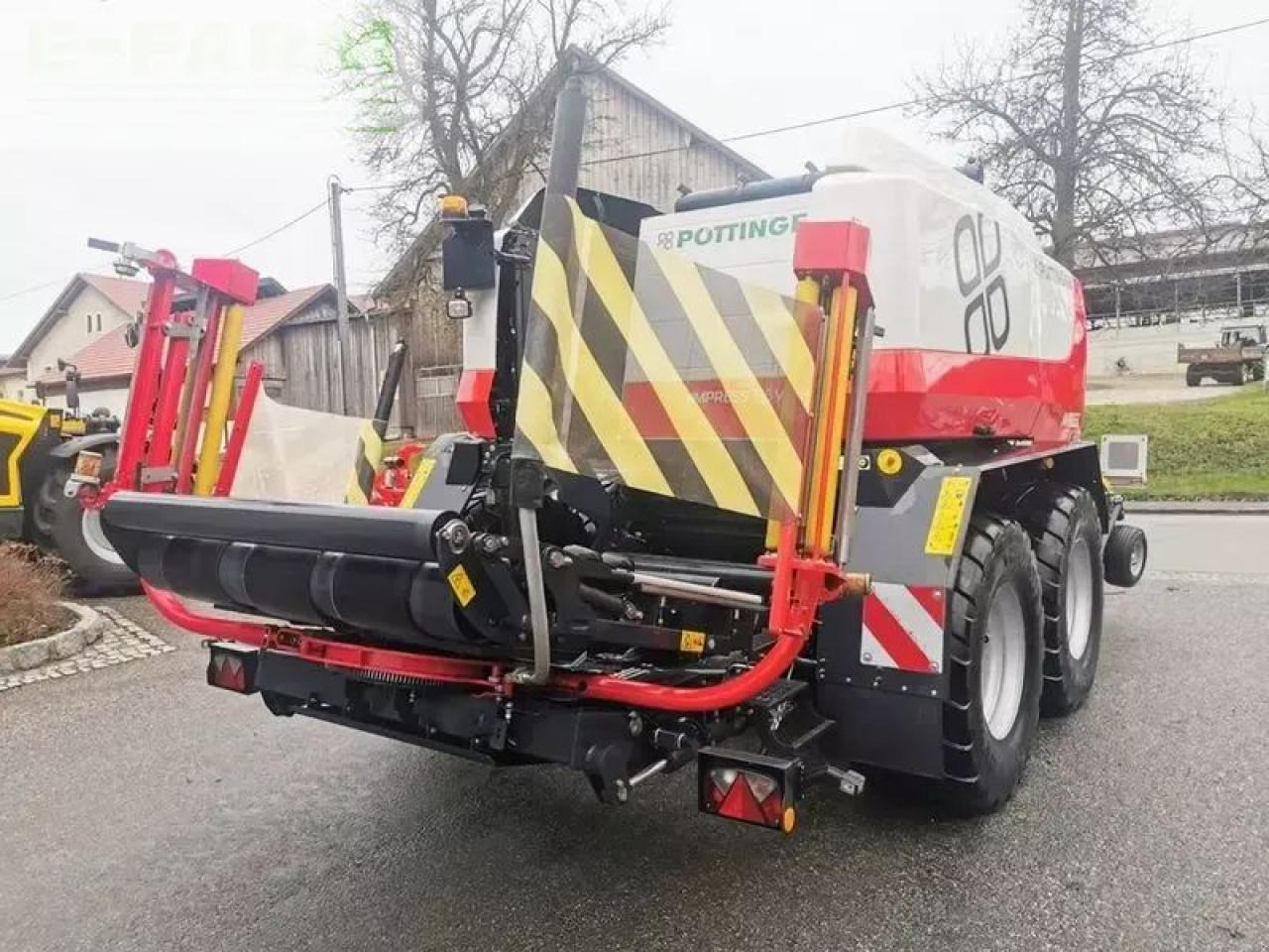 Pöttinger impress 155 vc pro press-wickelkombination - Empacadora de pacas cuadradas: foto 4 Pöttinger impress 155 vc pro press-wickelkombination - Empacadora de pacas cuadradas: foto 4