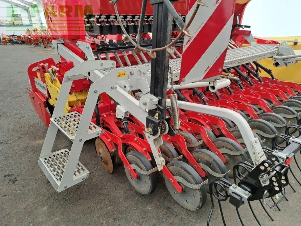 Pöttinger lion 3002 + vitasem 302 add - Combinado de siembra: foto 3 Pöttinger lion 3002 + vitasem 302 add - Combinado de siembra: foto 3