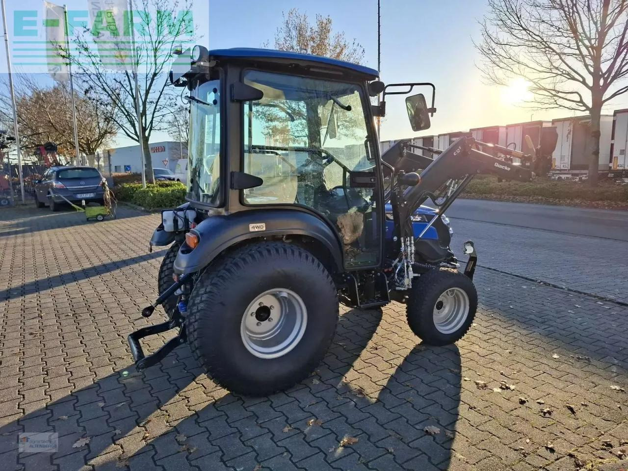 Solis 26 hst mit fahrerkabine und frontlader - Tractor: foto 5 Solis 26 hst mit fahrerkabine und frontlader - Tractor: foto 5