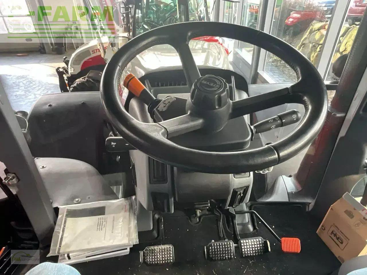 Steyr terrus 6300 cvt CVT - Tractor: foto 5 Steyr terrus 6300 cvt CVT - Tractor: foto 5