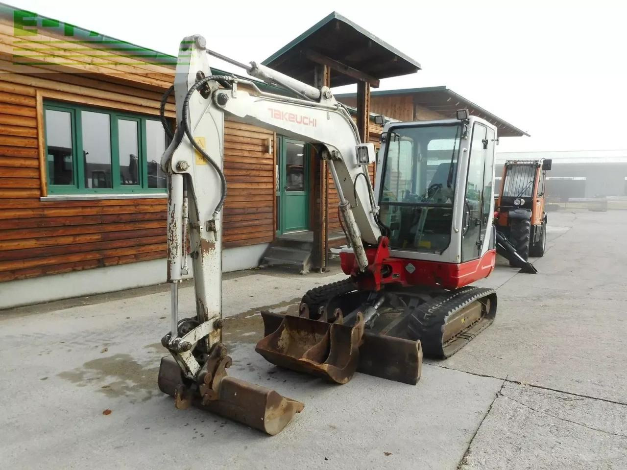 Takeuchi tb 235 ( 3.530kg ) hydr. sw + 3 löffel - Miniexcavadora: foto 2 Takeuchi tb 235 ( 3.530kg ) hydr. sw + 3 löffel - Miniexcavadora: foto 2