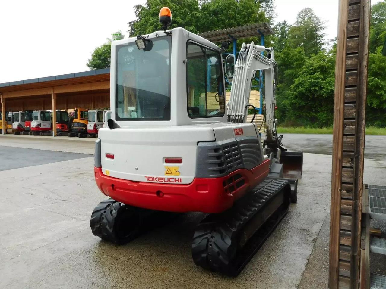 Takeuchi tb 250 ( 4.965kg ) hydr. sw + 2 löffel + alle le - Miniexcavadora: foto 4 Takeuchi tb 250 ( 4.965kg ) hydr. sw + 2 löffel + alle le - Miniexcavadora: foto 4
