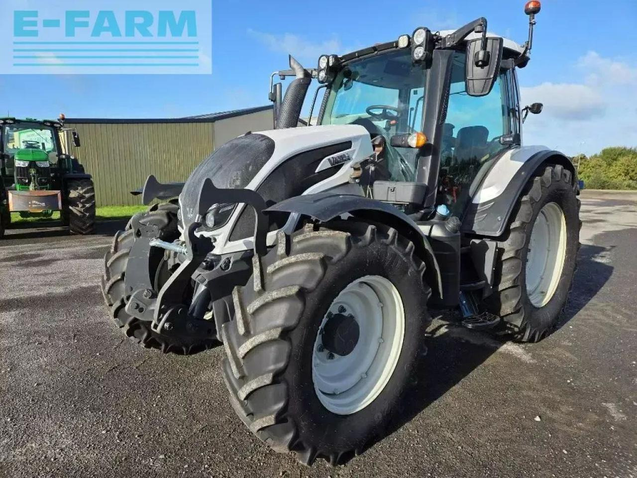 Valtra n124 hitech h5 HiTech - Tractor: foto 1 Valtra n124 hitech h5 HiTech - Tractor: foto 1