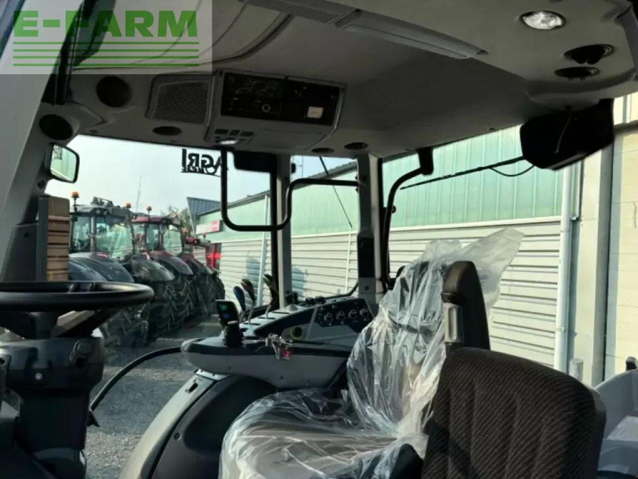 Valtra n135h - Tractor: foto 5 Valtra n135h - Tractor: foto 5
