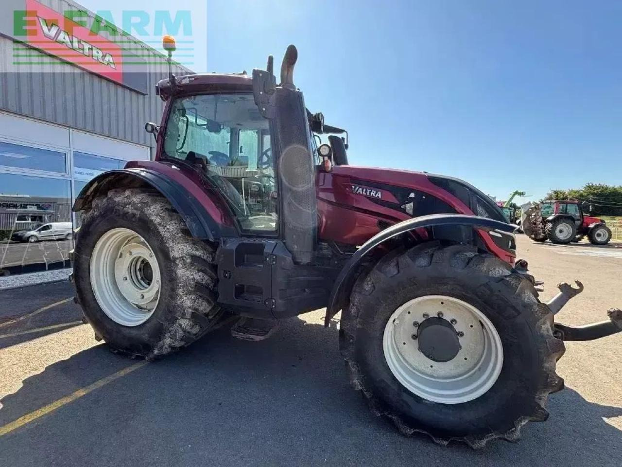 Valtra t 214d - Tractor: foto 2 Valtra t 214d - Tractor: foto 2