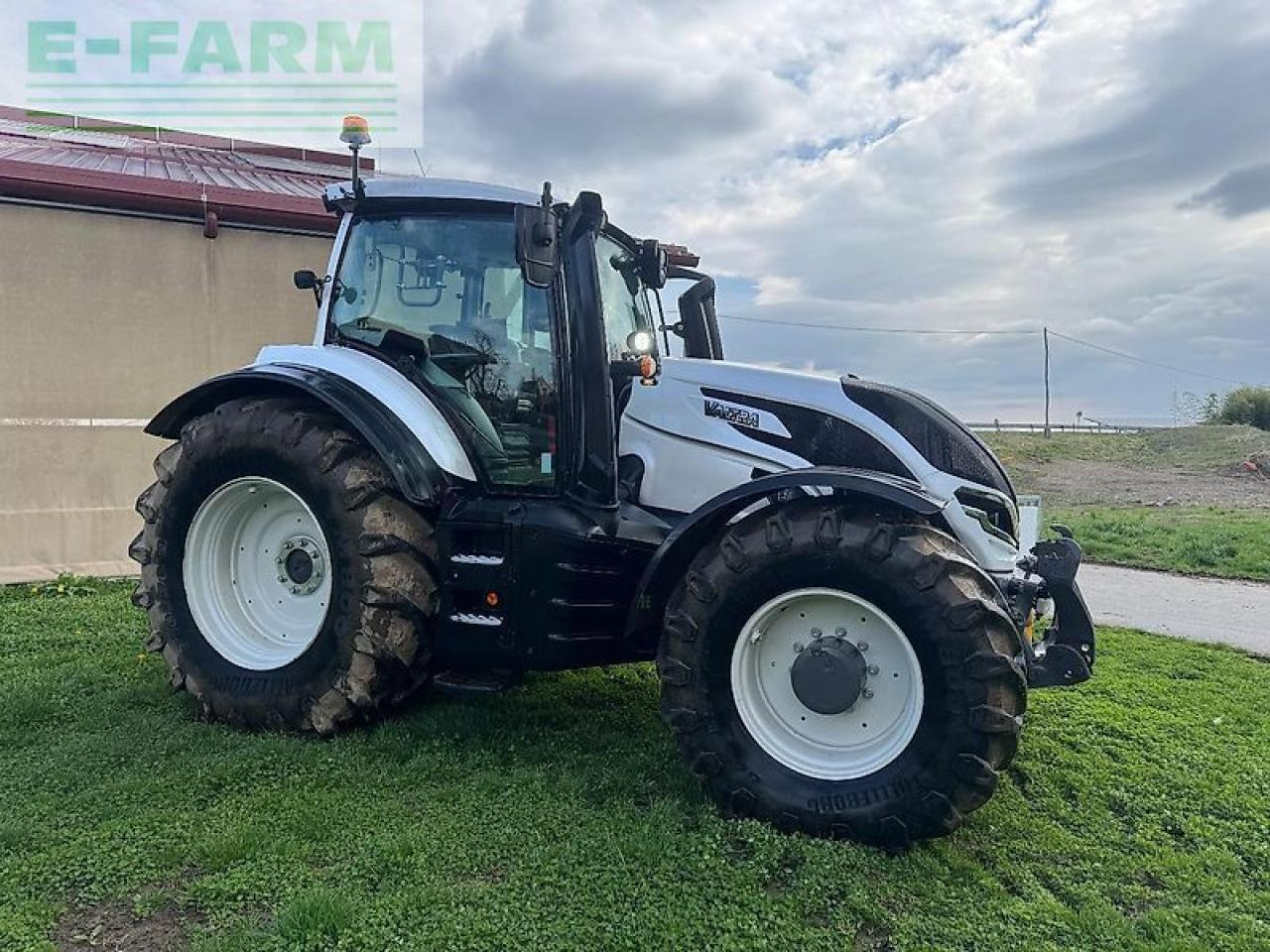 Valtra t235 - Tractor: foto 1 Valtra t235 - Tractor: foto 1