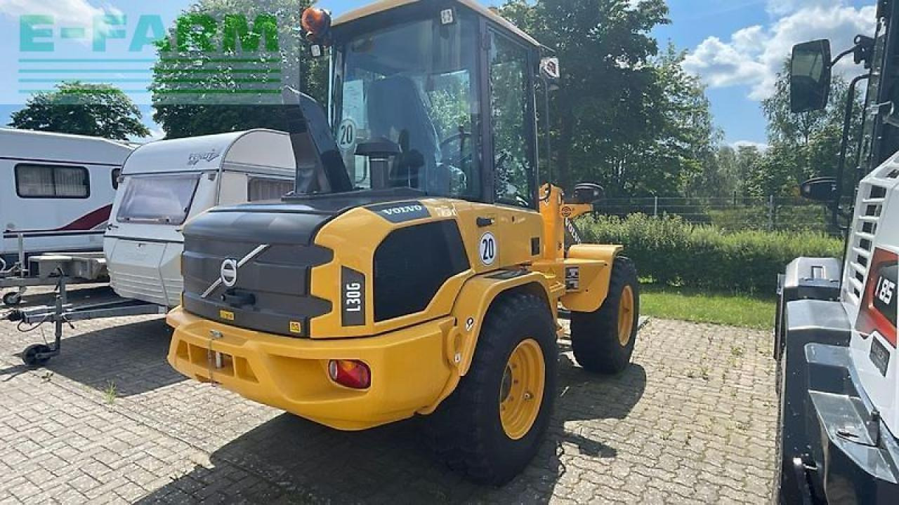 Volvo volvo l 30 - Miniexcavadora: foto 3 Volvo volvo l 30 - Miniexcavadora: foto 3