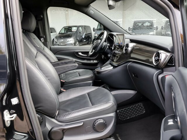 MERCEDES-BENZ EQV 300 Avantgarde,lang,6Sitze,2xSchiebetür el.... - Furgoneta de pasajeros, Furgoneta eléctrica: foto 5 MERCEDES-BENZ EQV 300 Avantgarde,lang,6Sitze,2xSchiebetür el.... - Furgoneta de pasajeros, Furgoneta eléctrica: foto 5