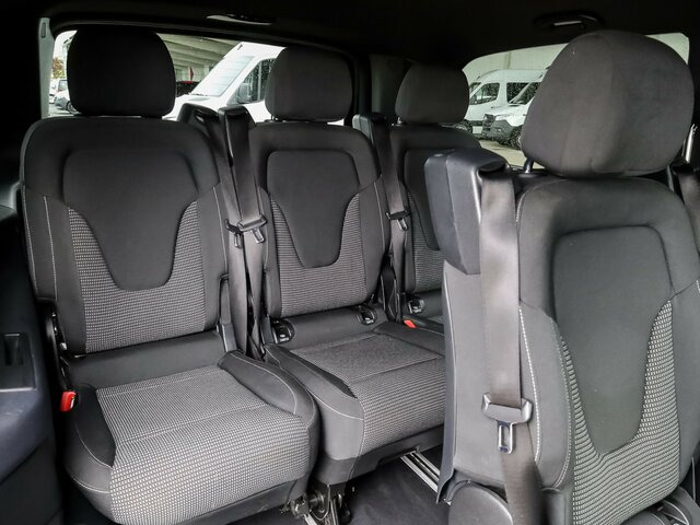 MERCEDES-BENZ EQV 300 ang,8Sitzer,2xSchiebetür,360°Kamera... - Furgoneta de pasajeros, Furgoneta eléctrica: foto 4 MERCEDES-BENZ EQV 300 ang,8Sitzer,2xSchiebetür,360°Kamera... - Furgoneta de pasajeros, Furgoneta eléctrica: foto 4