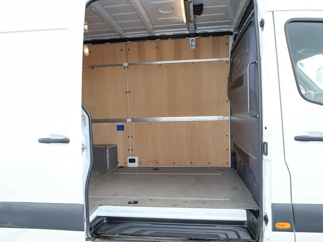 MERCEDES-BENZ Sprinter 317 CDI Kasten,L2H2,MBUX,Kamera... - Furgón: foto 2 MERCEDES-BENZ Sprinter 317 CDI Kasten,L2H2,MBUX,Kamera... - Furgón: foto 2