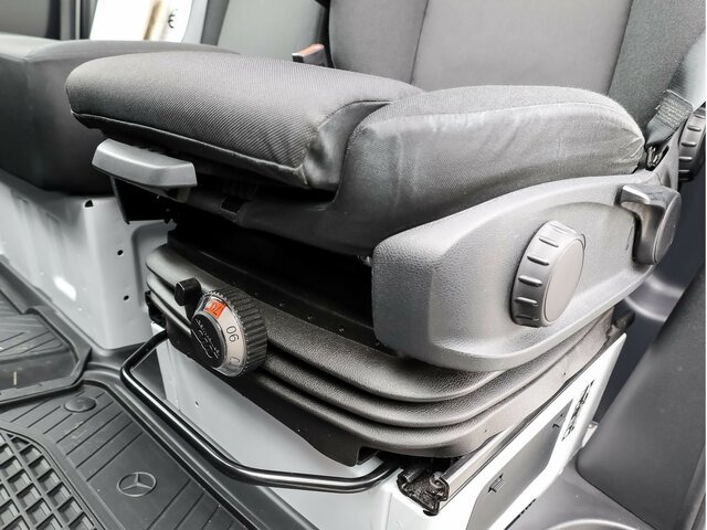 Furgón MERCEDES-BENZ Sprinter 317 CDI Kasten,L2H2,MBUX,Kamera: foto 7