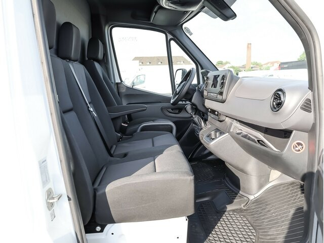 MERCEDES-BENZ Sprinter317CDI Maxi Koffer,LBW,Klima,Kamera - Furgoneta caja cerrada: foto 3 MERCEDES-BENZ Sprinter317CDI Maxi Koffer,LBW,Klima,Kamera - Furgoneta caja cerrada: foto 3