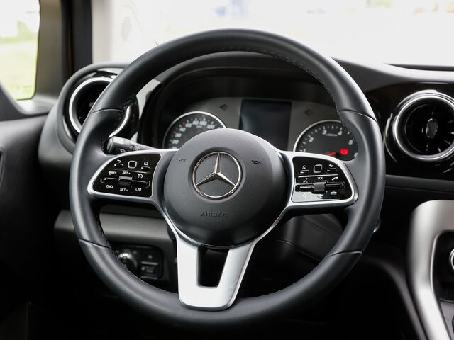 MERCEDES-BENZ T 180 Progressive,AHK,LED,Navi,Kamera,Tempomat - Furgoneta de pasajeros: foto 5 MERCEDES-BENZ T 180 Progressive,AHK,LED,Navi,Kamera,Tempomat - Furgoneta de pasajeros: foto 5