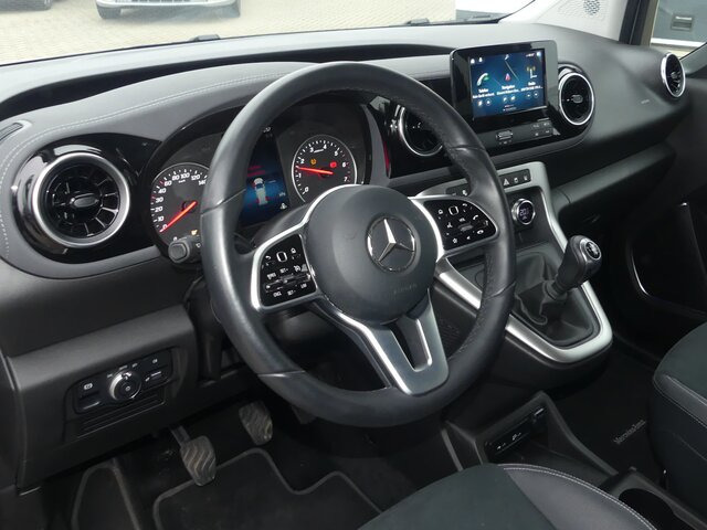 MERCEDES-BENZ T 180 Progressive,AMF Rollstuhlrampe,LED,Navi... - Furgoneta de pasajeros: foto 4 MERCEDES-BENZ T 180 Progressive,AMF Rollstuhlrampe,LED,Navi... - Furgoneta de pasajeros: foto 4