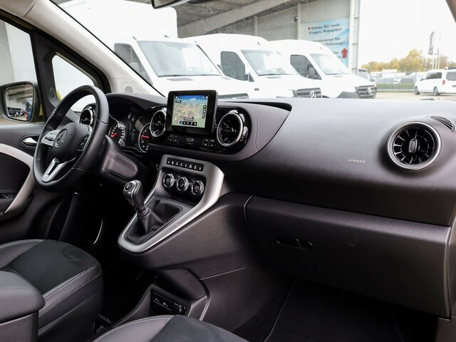 MERCEDES-BENZ T 180 Progressive,AMF Rollstuhlrampe,LED,Navi... - Furgoneta de pasajeros: foto 5 MERCEDES-BENZ T 180 Progressive,AMF Rollstuhlrampe,LED,Navi... - Furgoneta de pasajeros: foto 5