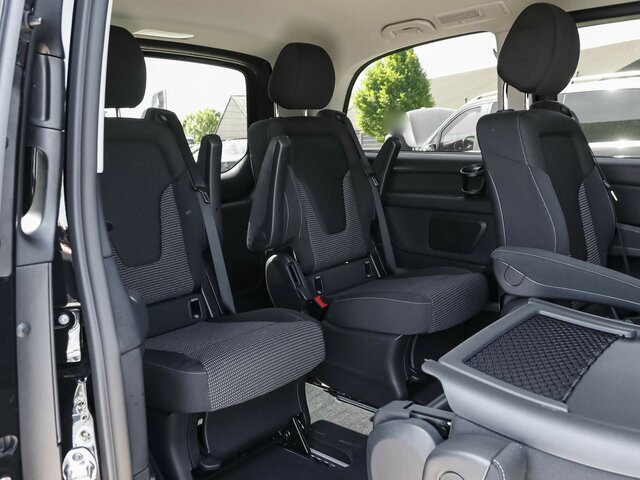 MERCEDES-BENZ V 220 d STYLE kompakt,6Sitzer,Distronic,AHK... - Furgoneta de pasajeros: foto 3 MERCEDES-BENZ V 220 d STYLE kompakt,6Sitzer,Distronic,AHK... - Furgoneta de pasajeros: foto 3