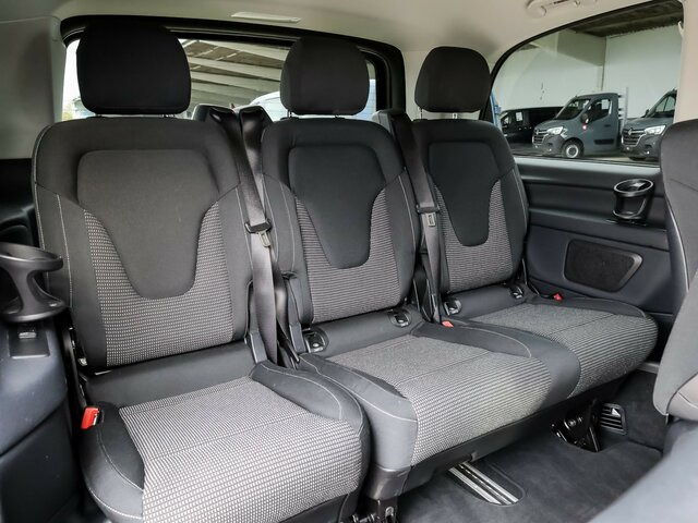 MERCEDES-BENZ V 220 d STYLE kompakt,7Sitzer,2Schiebetüren el.... - Minibús, Furgoneta de pasajeros: foto 2 MERCEDES-BENZ V 220 d STYLE kompakt,7Sitzer,2Schiebetüren el.... - Minibús, Furgoneta de pasajeros: foto 2