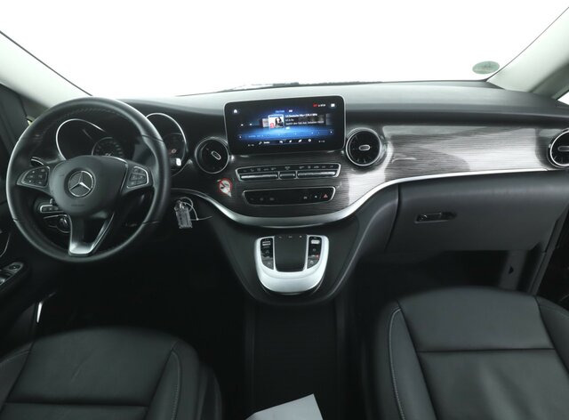 MERCEDES-BENZ V 300 Avantgarde Extralang,Allrad,2Schiebetüren... - Furgoneta de pasajeros: foto 2 MERCEDES-BENZ V 300 Avantgarde Extralang,Allrad,2Schiebetüren... - Furgoneta de pasajeros: foto 2