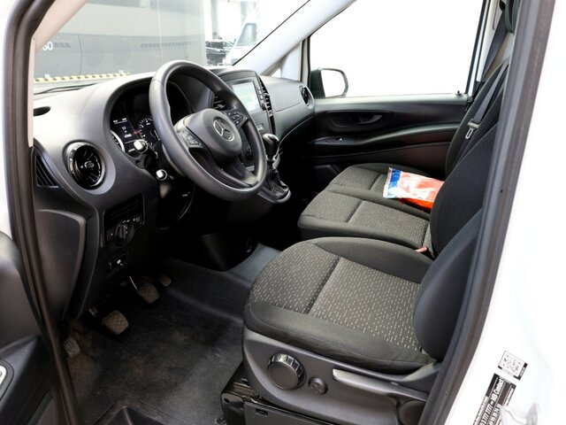 MERCEDES-BENZ Vito 114 Mixto,6 Sitzer,Klima,Navi,Tempomat... - Furgoneta pequeña: foto 2 MERCEDES-BENZ Vito 114 Mixto,6 Sitzer,Klima,Navi,Tempomat... - Furgoneta pequeña: foto 2